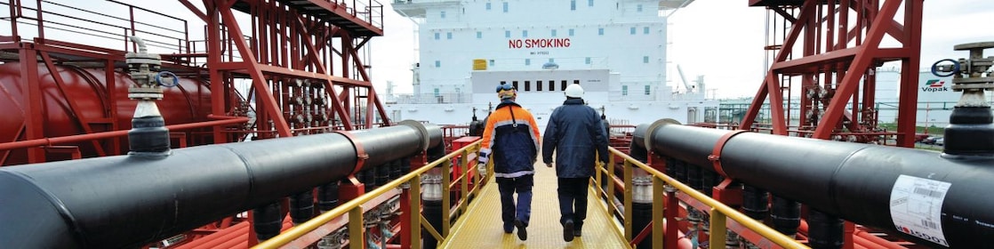 Shell Chemical Magazine Autumn/Winter 2009 global marine logistics Operation