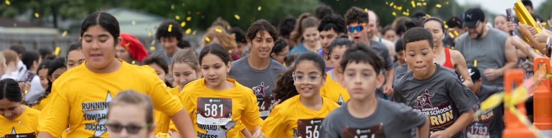 Group of students running in the fun run 