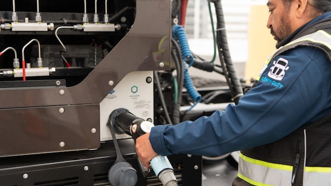 Refueling a heavy-duty hydrogen fuel-cell electric truck