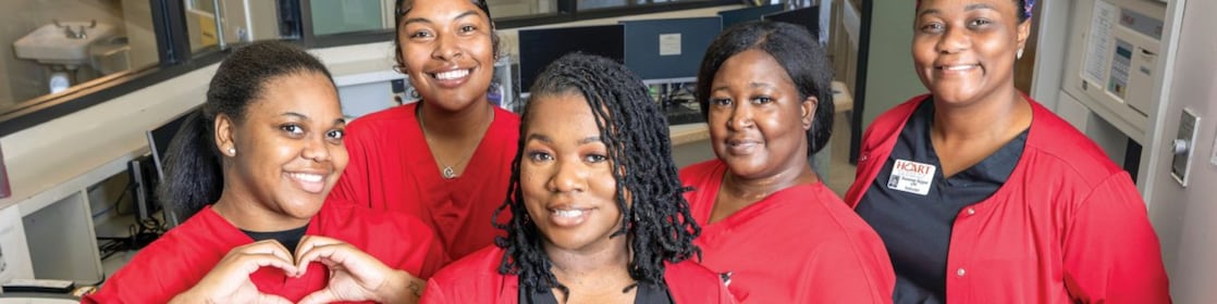 Caption: 2023 Shell LiveWIRE graduate Marsharae Cage (center) with her students at HEART Academy. Students from left to right are: (need to check order of names) Amber Sharp, Deniyah Robinson, Melanie Rowe and instructor Sharamee Skipper.