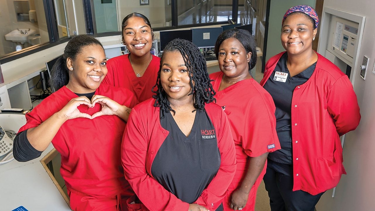 Caption: 2023 Shell LiveWIRE graduate Marsharae Cage (center) with her students at HEART Academy. Students from left to right are: (need to check order of names) Amber Sharp, Deniyah Robinson, Melanie Rowe and instructor Sharamee Skipper.