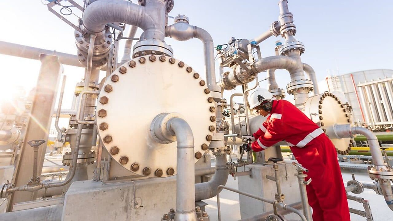 Shell plans to construct, own, and operate its first renewable compressed natural gas (R-CNG) fueling site in the US at Shell’s products distribution complex in Carson, California.  The R-CNG will come from Shell’s portfolio of anaerobic digestion projects, including Shell New Energies Junction City, Shell Downstream Galloway and Shell Downstream Bovarius. 