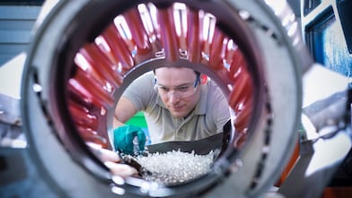 Critical Role of Hydraulic Oil