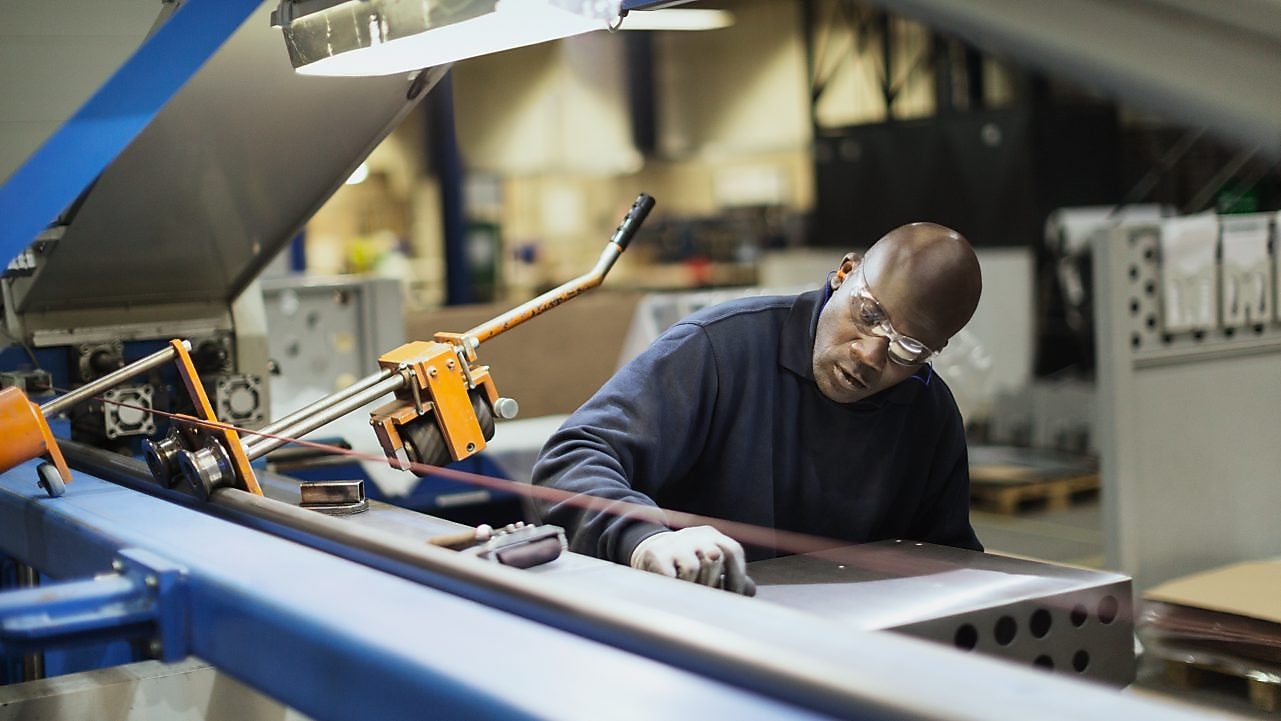 Shell expert precisely draws a line