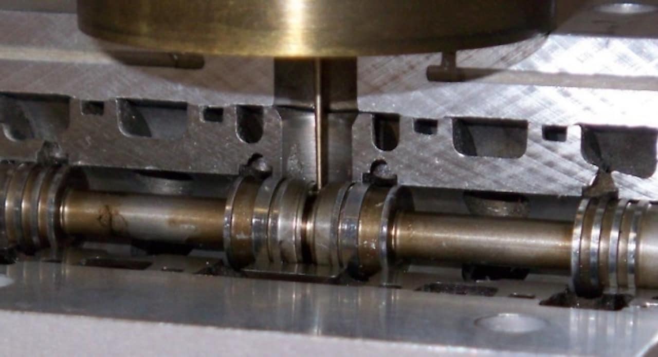 The formation of varnish and sludge deposits on system components can negatively impact their function and even cause failure. Not only does this negatively impact turbine performance, but these deposits can be costly to eliminate once formed.