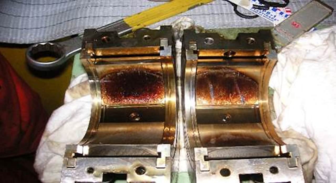 The formation of varnish and sludge deposits on system components can negatively impact their function and even cause failure. Not only does this negatively impact turbine performance, but these deposits can be costly to eliminate once formed.