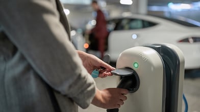 Shell Recharge Solutions charging post