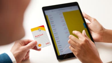 Shell card consultation with 2 team members