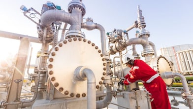 Shell plans to construct, own, and operate its first renewable compressed natural gas (R-CNG) fueling site in the US at Shell’s products distribution complex in Carson, California.  The R-CNG will come from Shell’s portfolio of anaerobic digestion projects, including Shell New Energies Junction City, Shell Downstream Galloway and Shell Downstream Bovarius. 