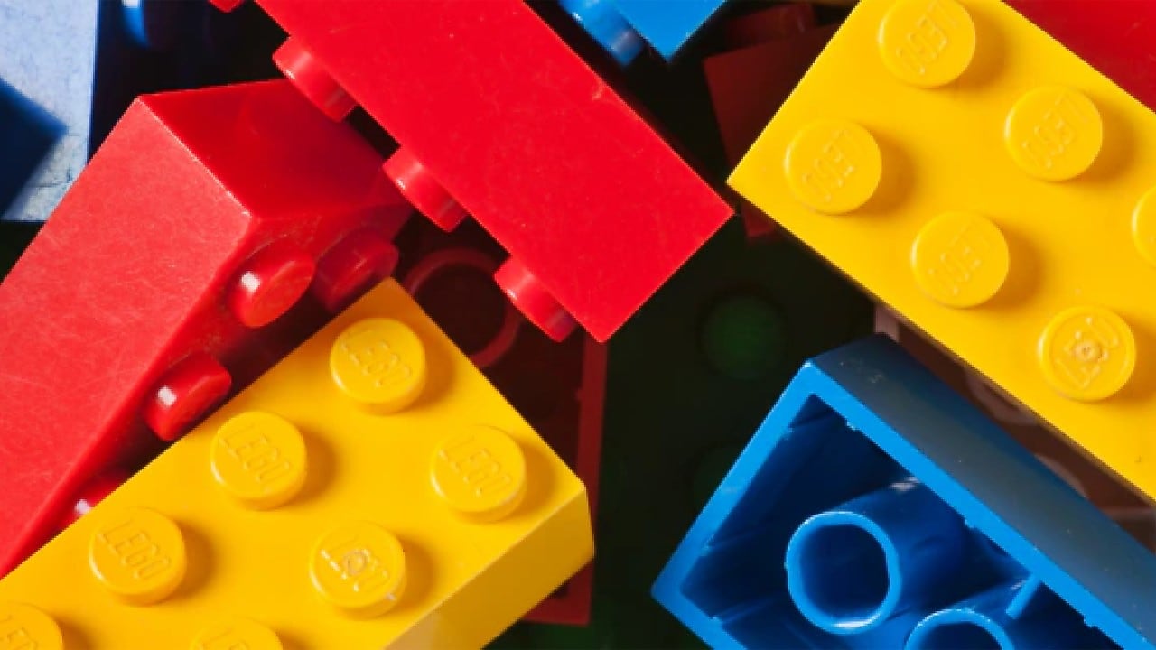 Plastic building blocks 