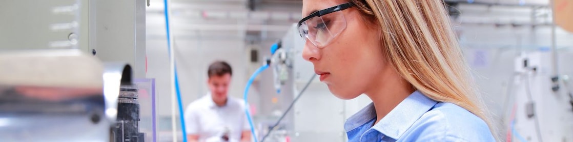 Examines the pressures on machine and the plastic injection moulding industry.