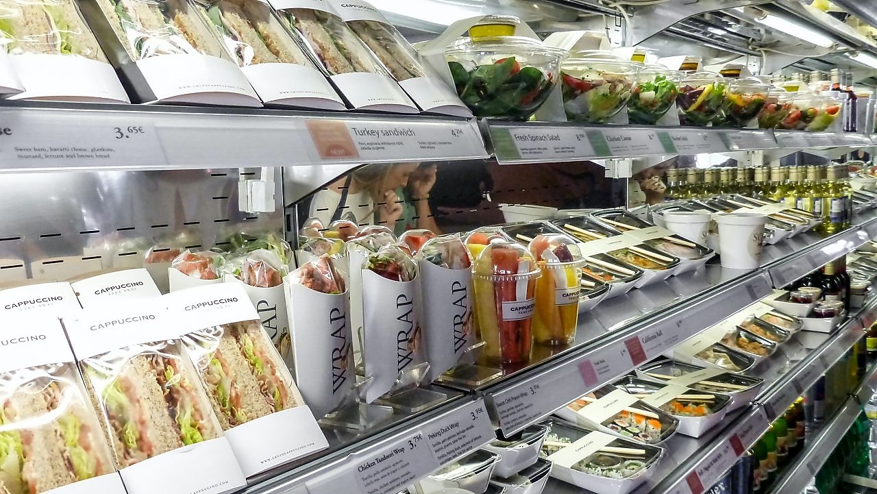 Multilayer film packaging using lldpe plastic