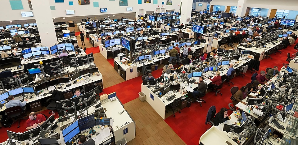 The busy trading floor in Shell Houston