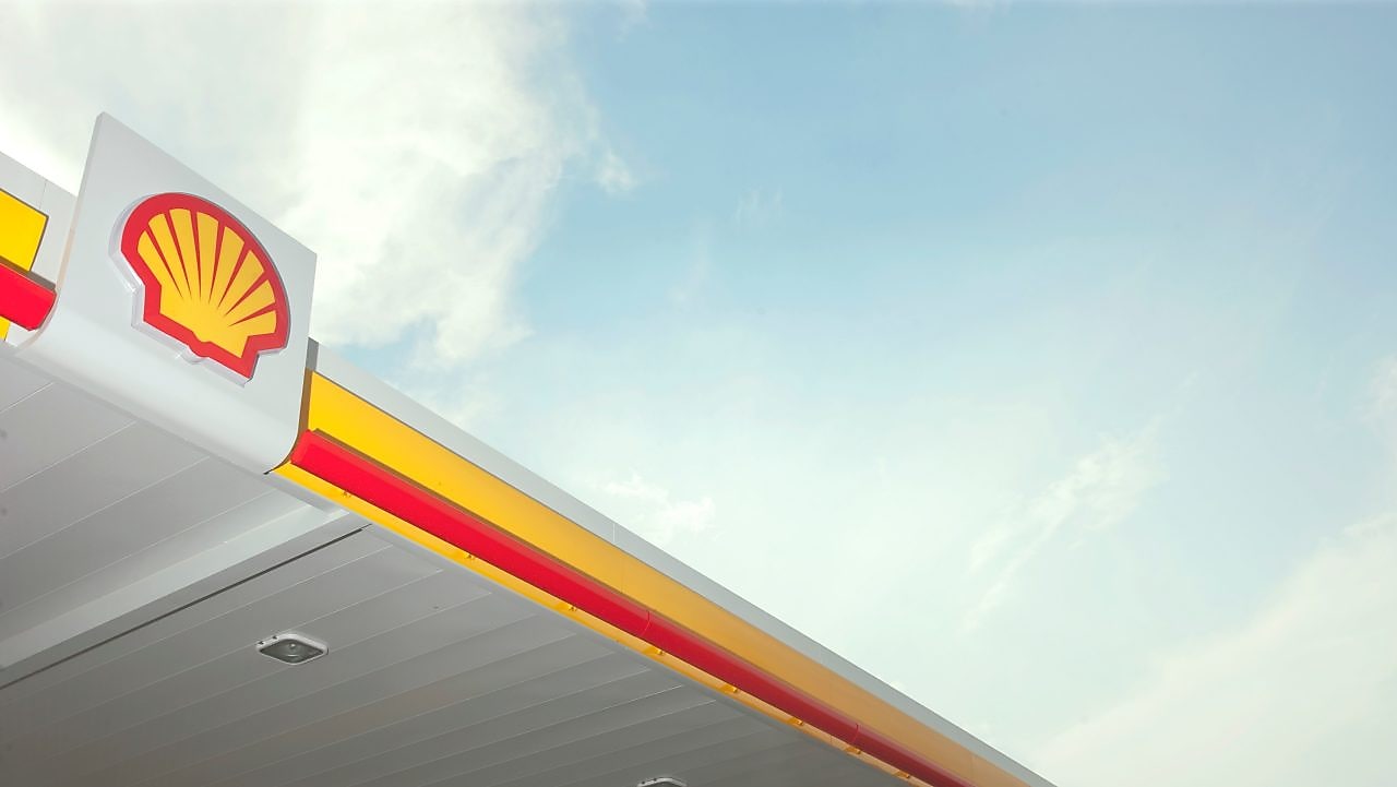 Shell pecten logo on refueling station