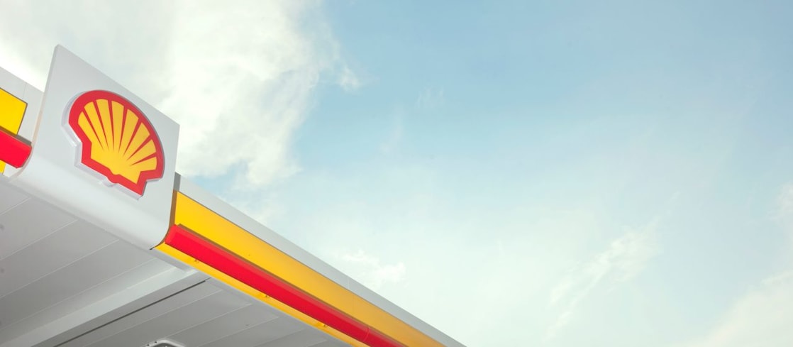 shell pecten logo on refuelling station