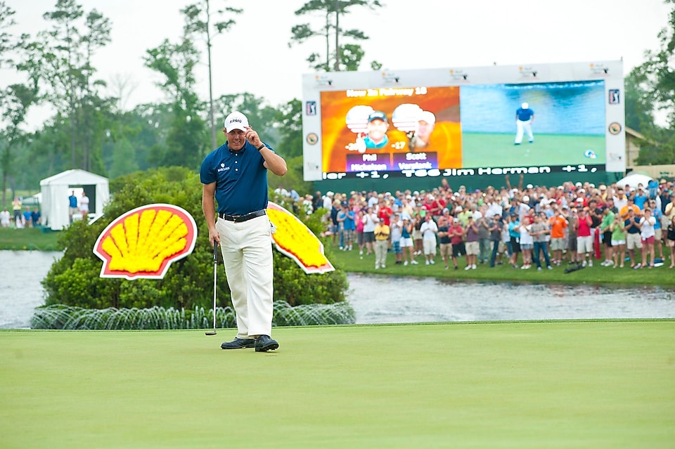 Phil Mickelson prepares for one his final shots during his 2011 championship run.
